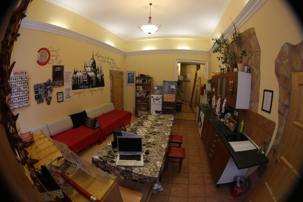 Budapest Centrum Cozy Hostel Екстериор снимка