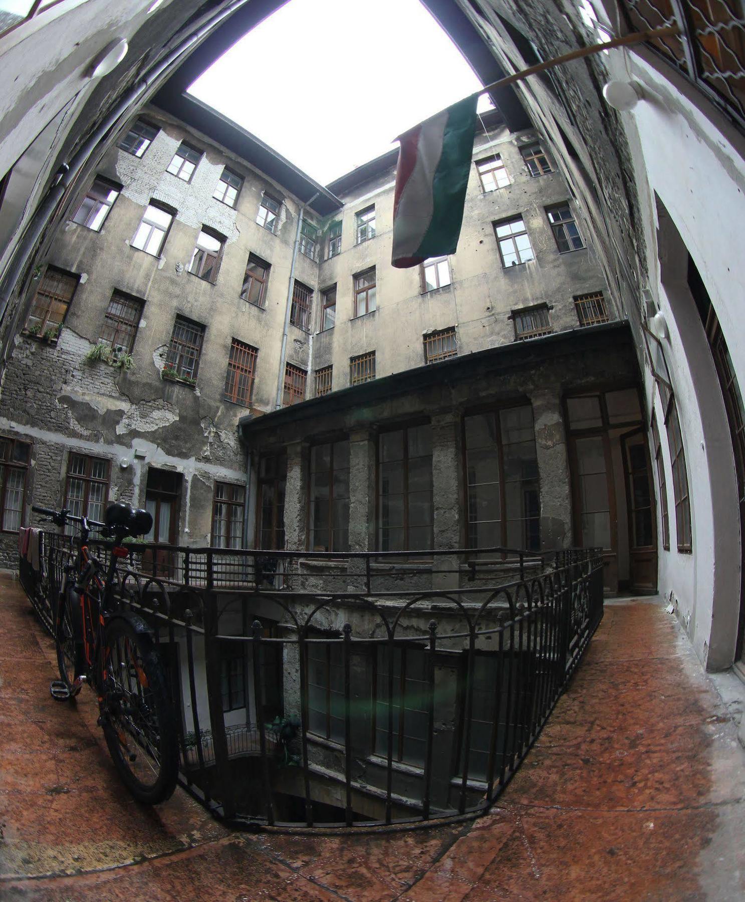 Budapest Centrum Cozy Hostel Екстериор снимка