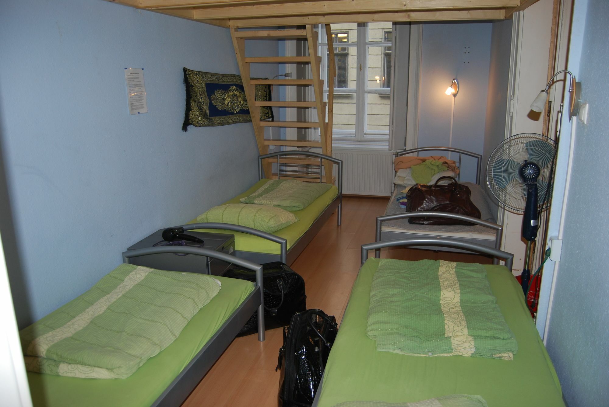 Budapest Centrum Cozy Hostel Екстериор снимка